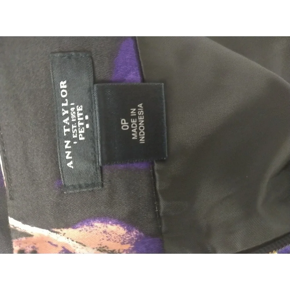 Ann‎ Taylor Skirt Ladies 0/Petite Purple Floral Lined Short Stretch Pencil Work